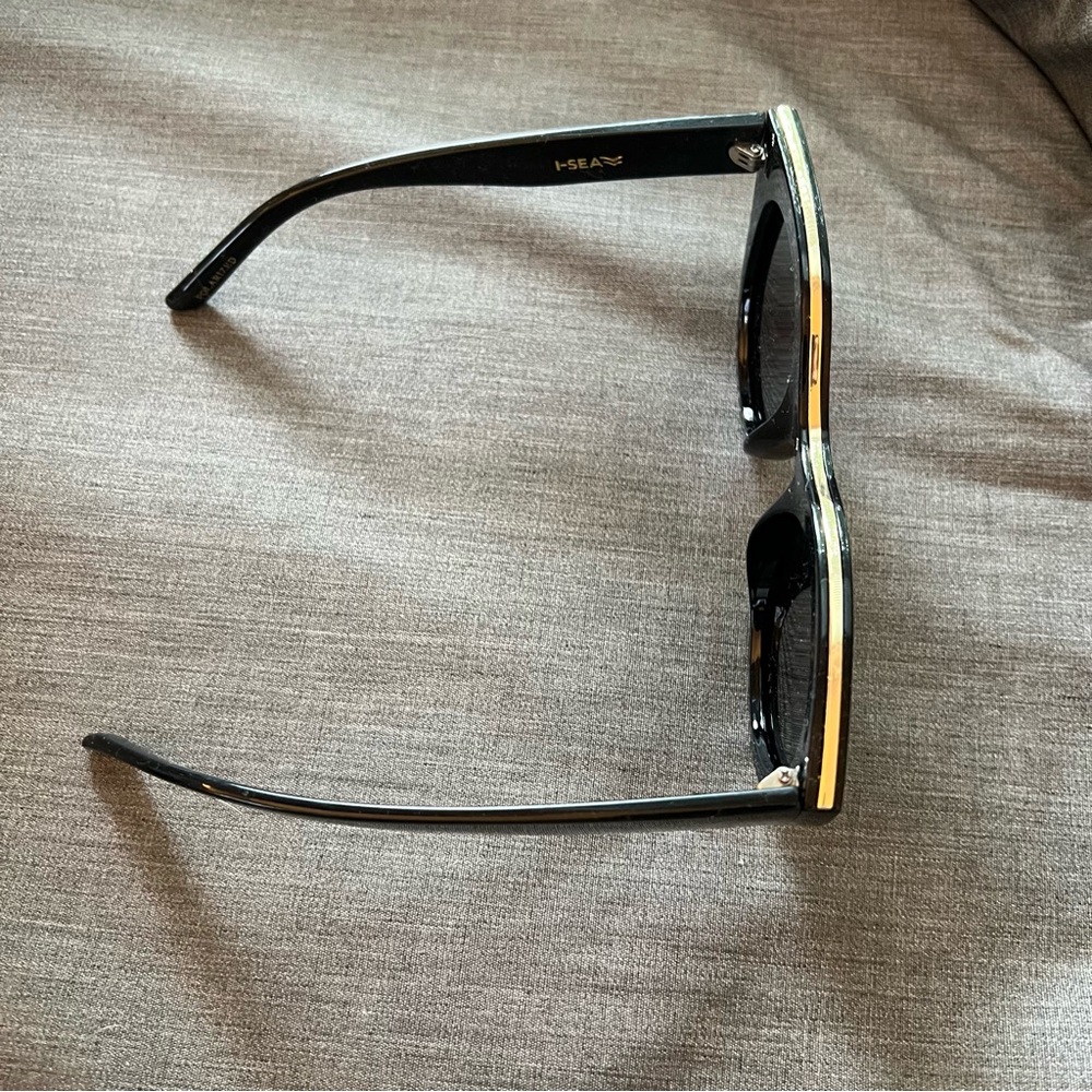 I-SEA Black Oversized Lana Sunglasses - Picture 8 of 10
